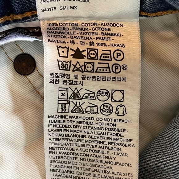 Levi's 511 Distressed Jeans - Picture 5 of 5